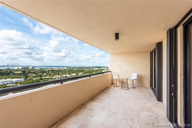 2555 Collins Ave - Photo 1