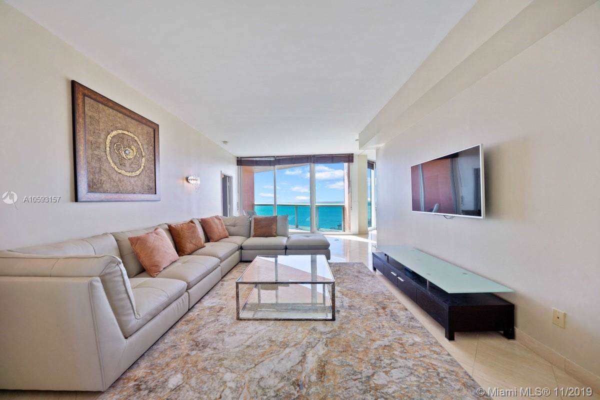300 Pointe Dr - Photo 1