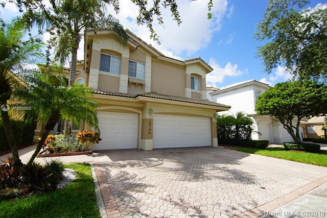 10744 70 ST - Photo 1