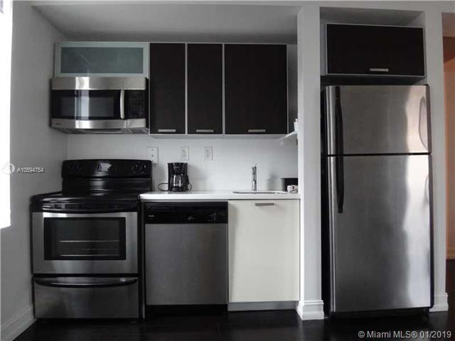 621 11th St - Photo 1