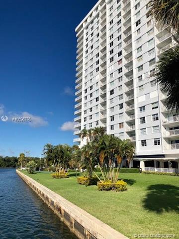 500 Bayview Dr - Photo 1