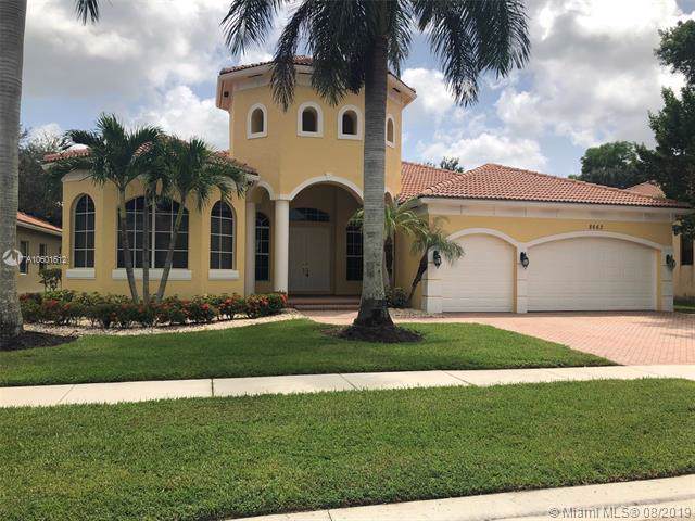 8662 Club Estates Way - Photo 1