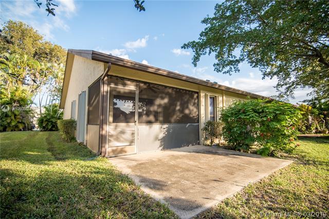 8121 100th Dr - Photo 1