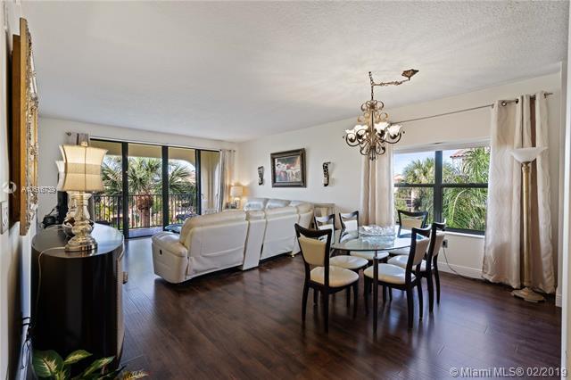 400 Uno Lago Dr - Photo 1