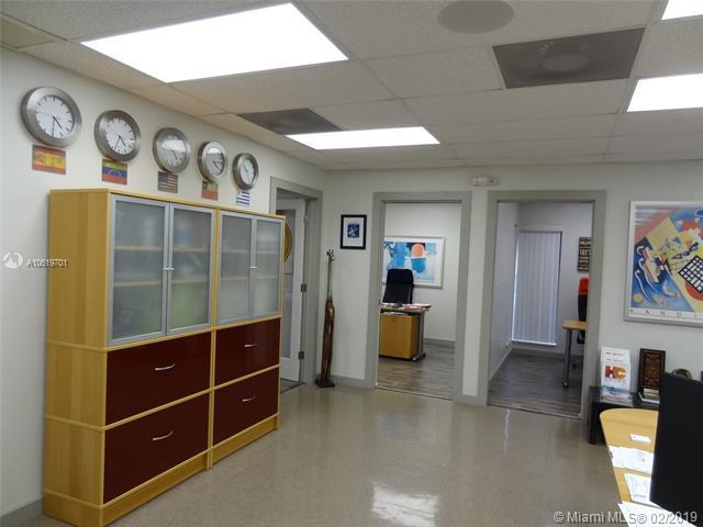 2929 University Dr - Photo 1