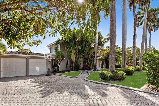 3011 Royal Palm Ave - Photo 1