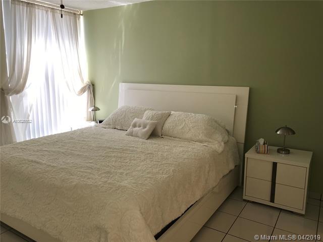 200 172nd St - Photo 1