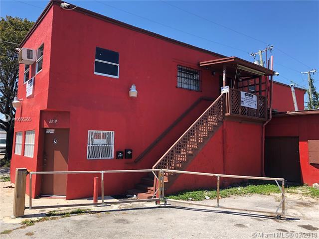2219 28th St - Photo 1