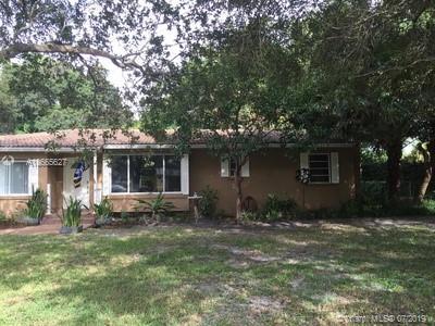 208 Bayberry Dr - Photo 1