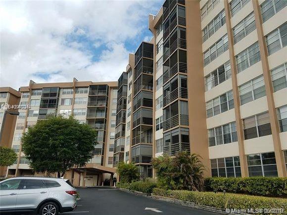 1000 Saint Charles Pl - Photo 1