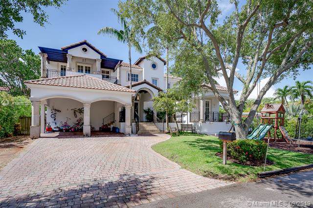 350 Redwood Ln - Photo 1