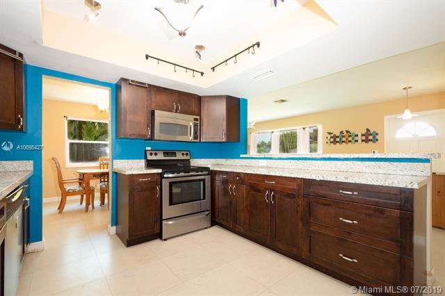 4511 Thomas St - Photo 1