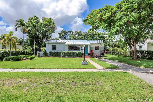 1240 Oriole Ave - Photo 1