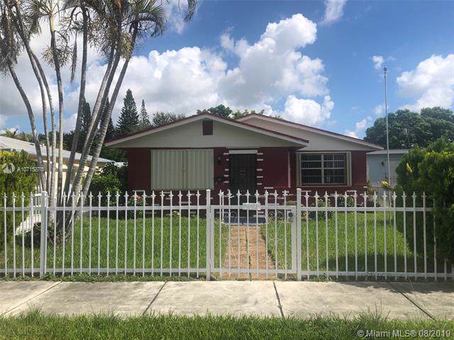 2711 Dewey St - Photo 1