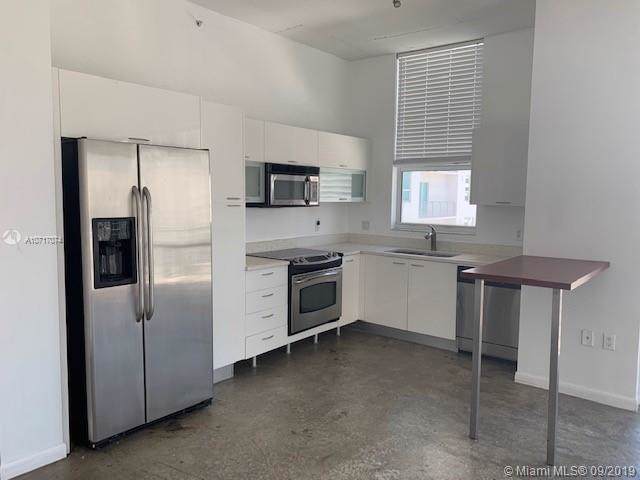 133 2 AVENUE - Photo 1