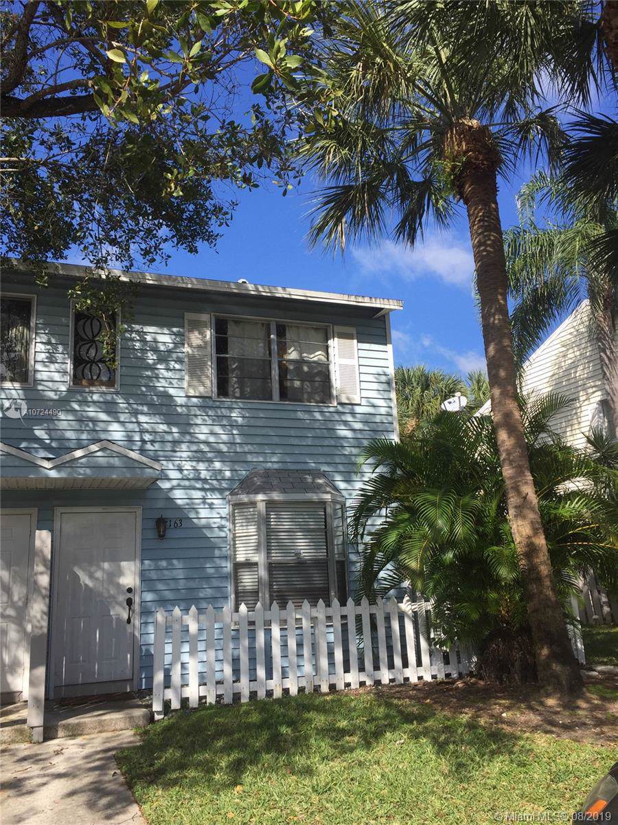 163 3rd St - Photo 1