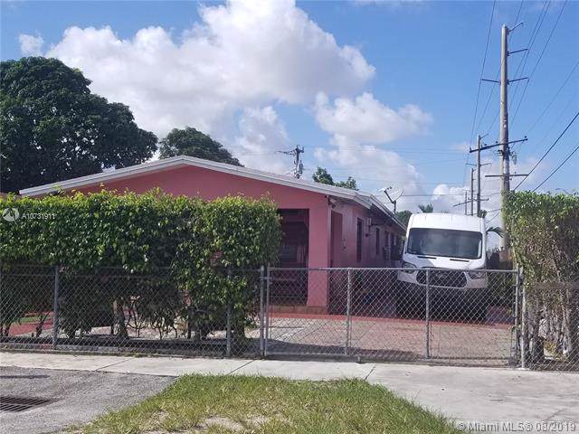 597 11 St - Photo 1