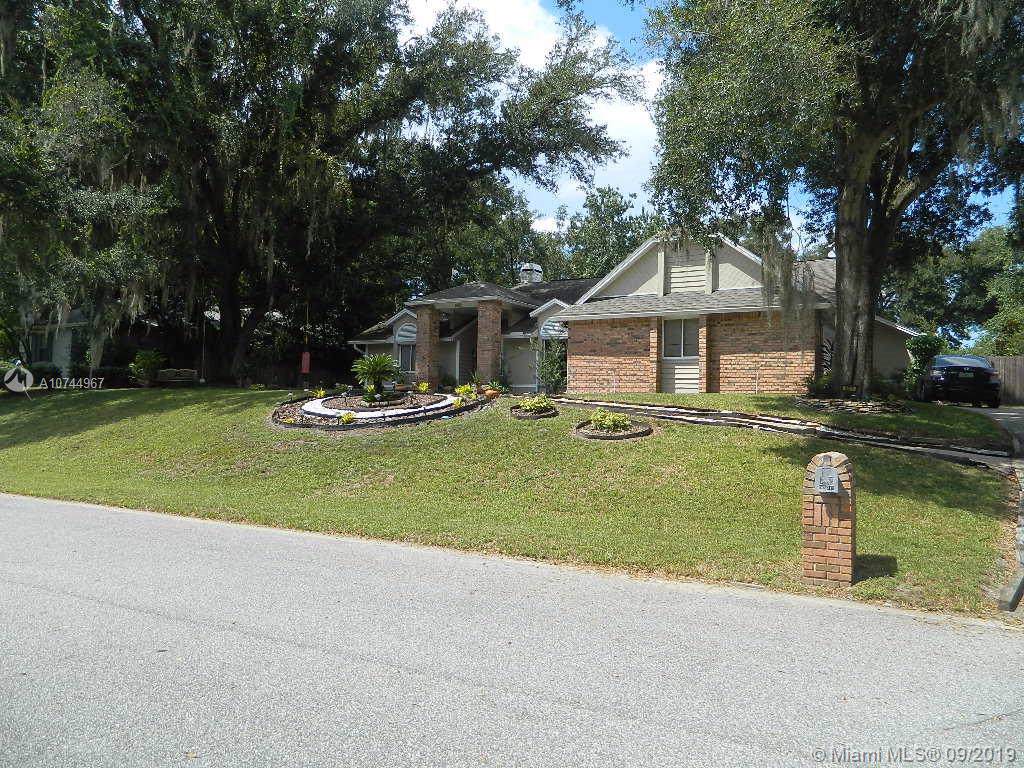 831 Brentwood - Photo 1
