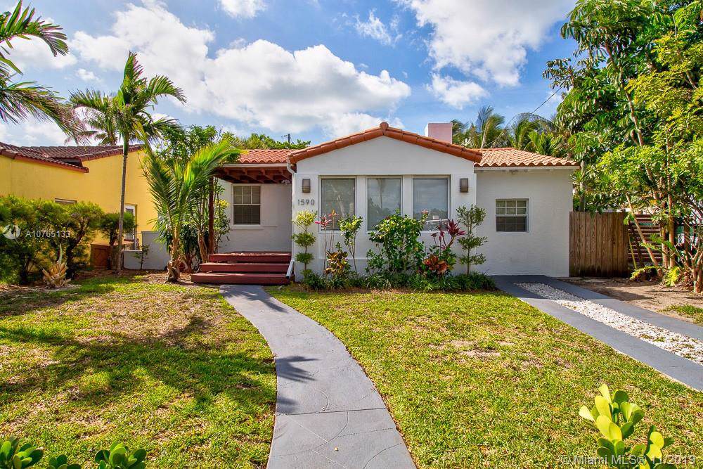 1590 Normandy Dr - Photo 1