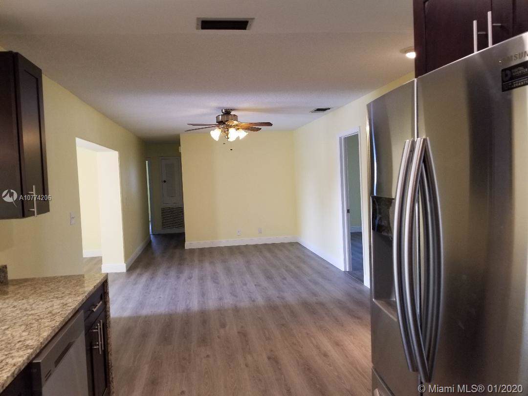 2151 107 AVENUE - Photo 1
