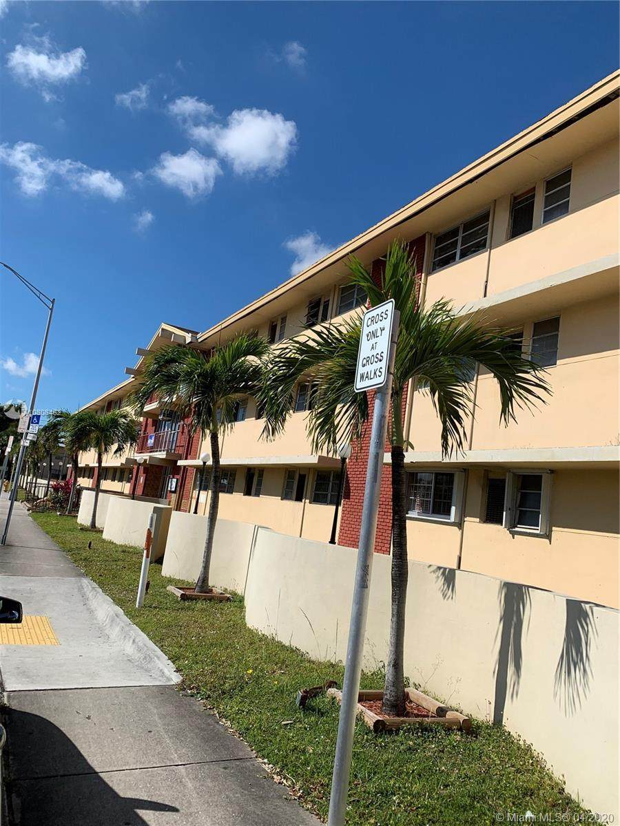 3881 Flagler St - Photo 1