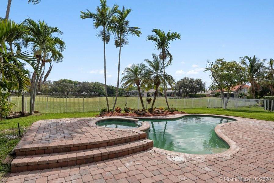 4060 Lake Estates Dr - Photo 1
