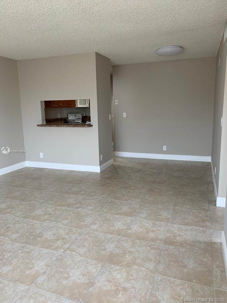 845 Twin Lakes Dr - Photo 1 845 Twin Lakes Dr - Photo 1