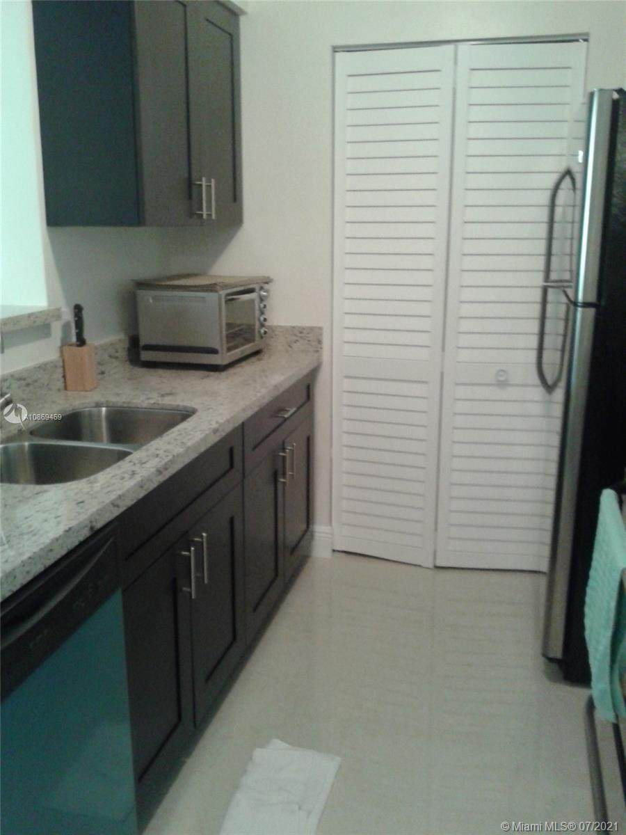 19701 Country Club Dr - Photo 1