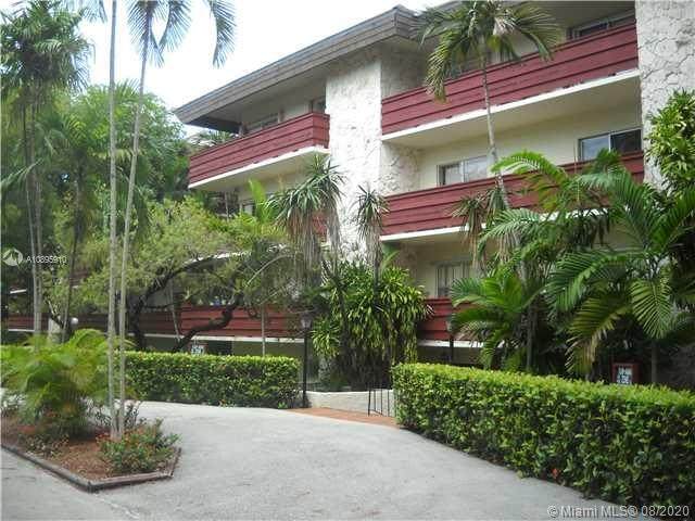 1205 Mariposa Ave - Photo 1