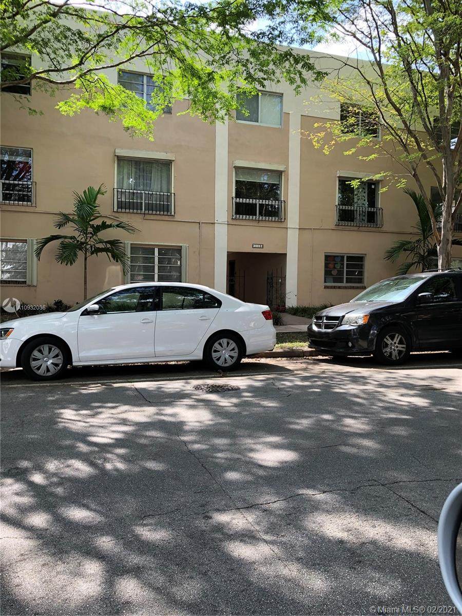 1110 Salzedo St - Photo 1
