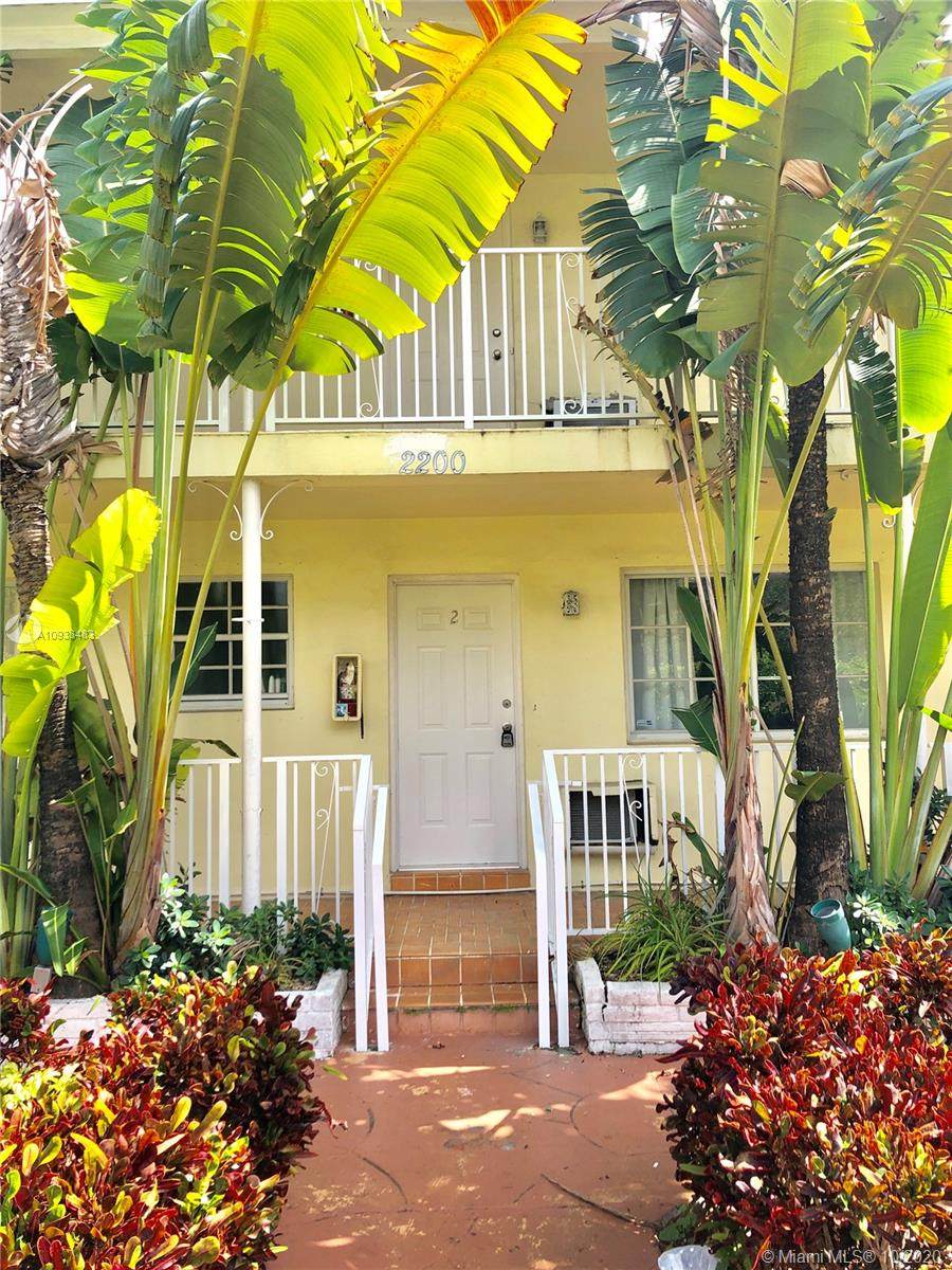 2220 Calais Dr - Photo 1