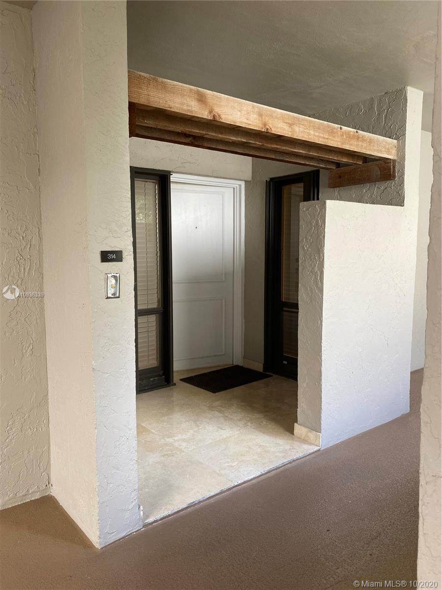 161 Crandon Blvd - Photo 1