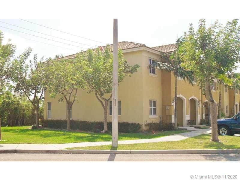 1592 31st Ct - Photo 1
