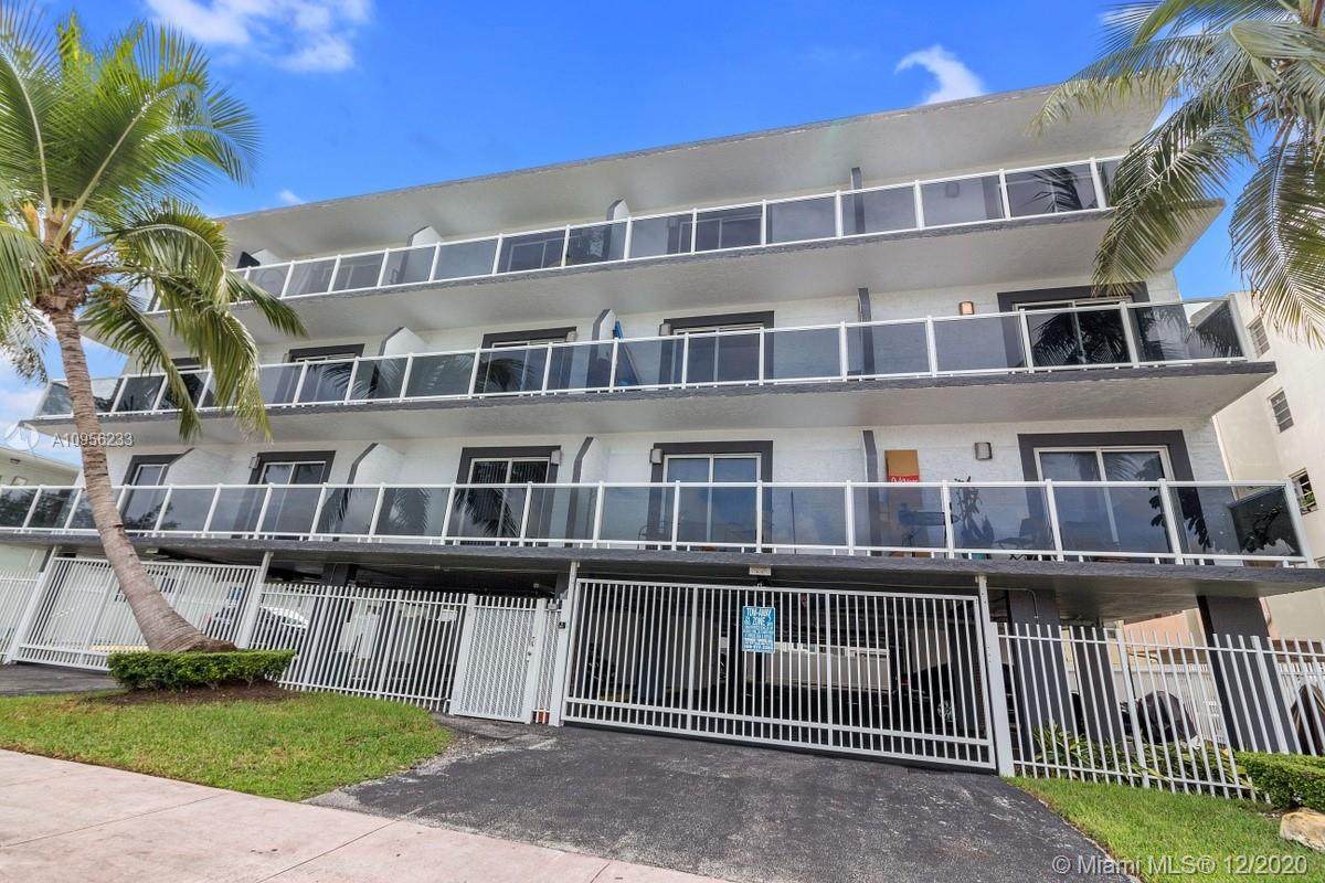 1986 Biarritz Dr - Photo 1