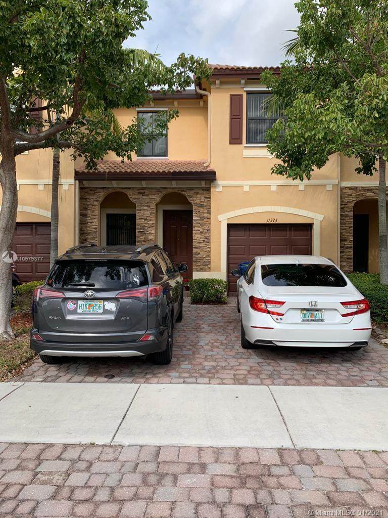 11373 233rd St - Photo 1