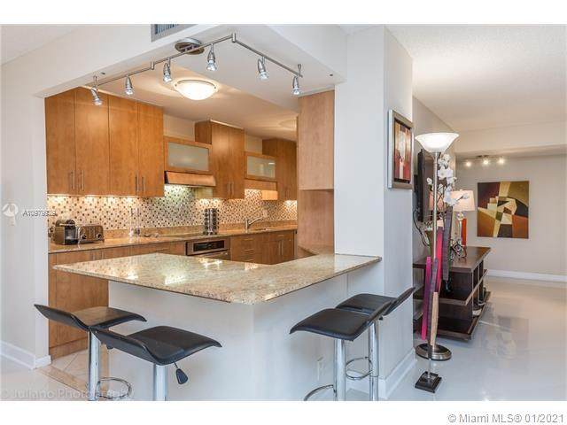 1904 Ocean Dr - Photo 1