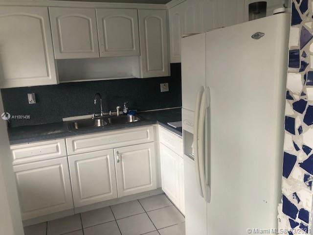 250 Park Dr - Photo 1