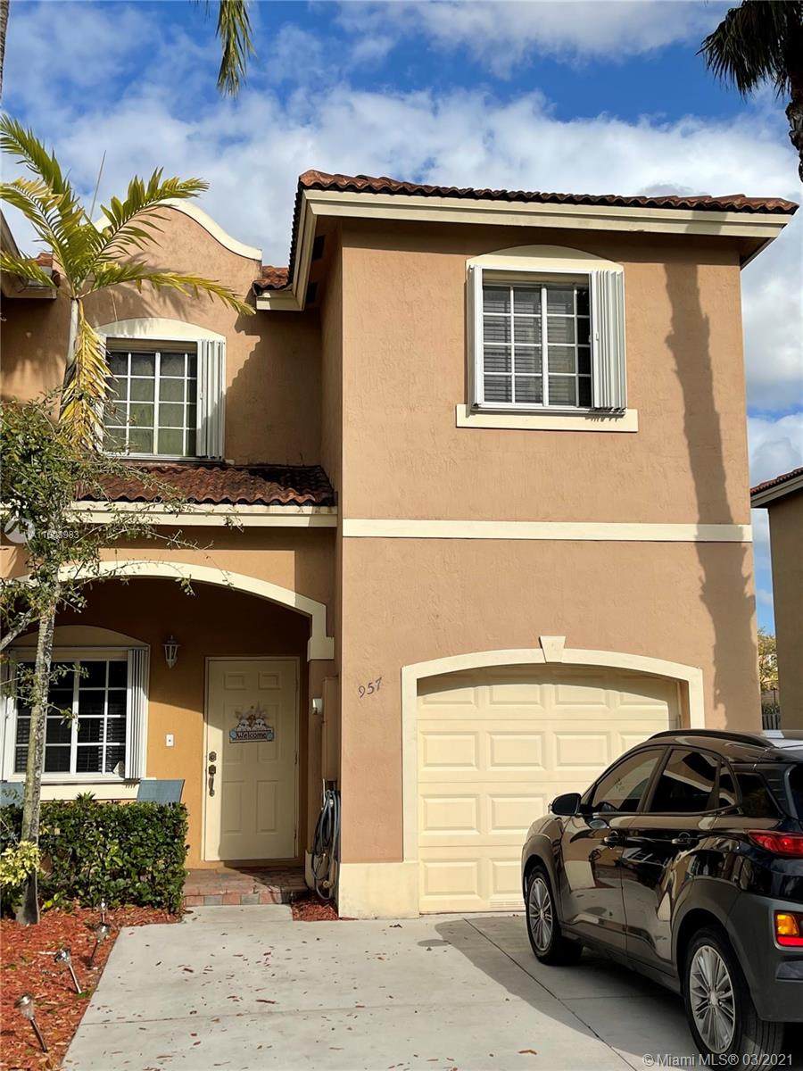 957 147th Ct - Photo 1