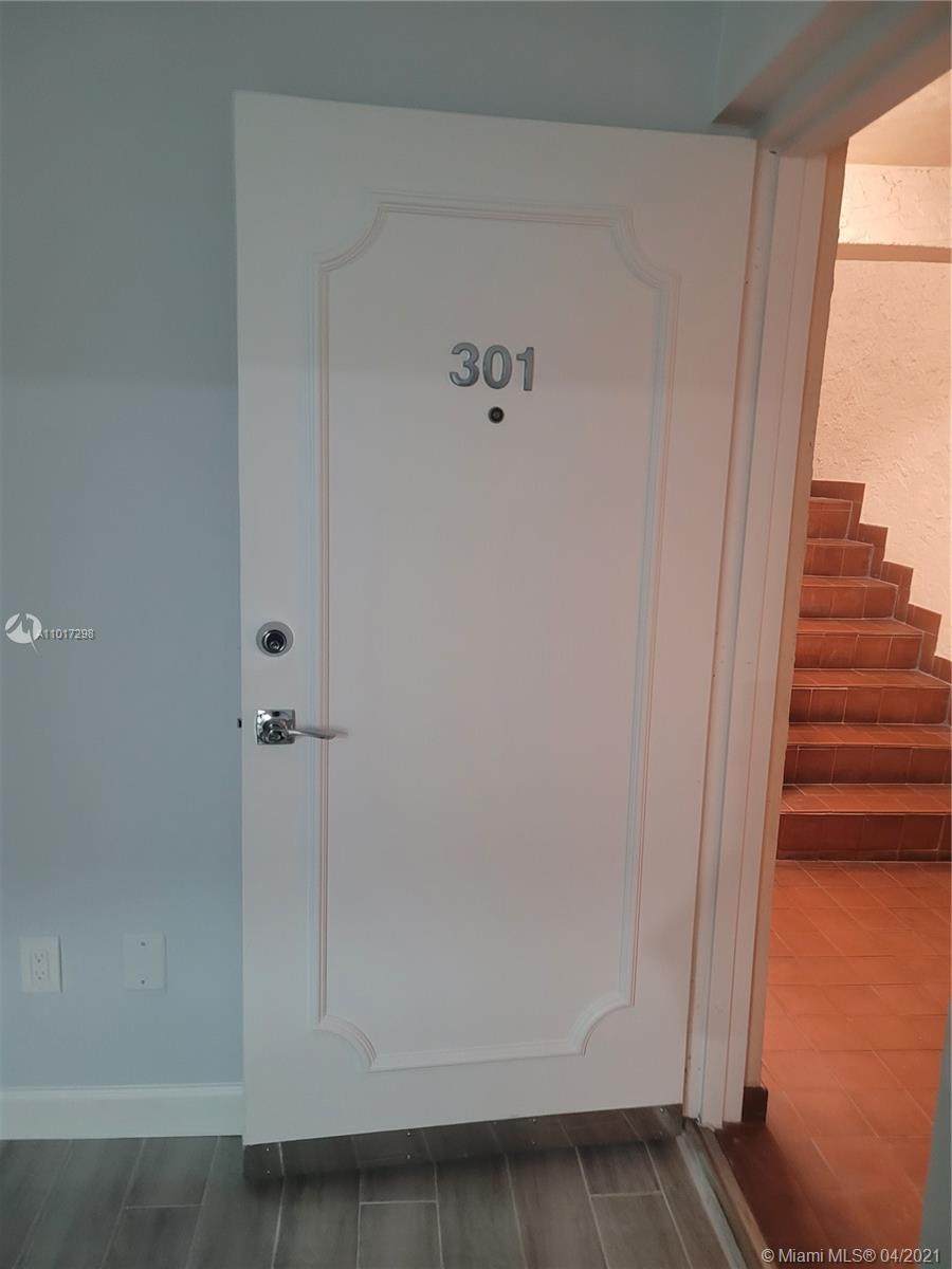 6820 Flagler St - Photo 1