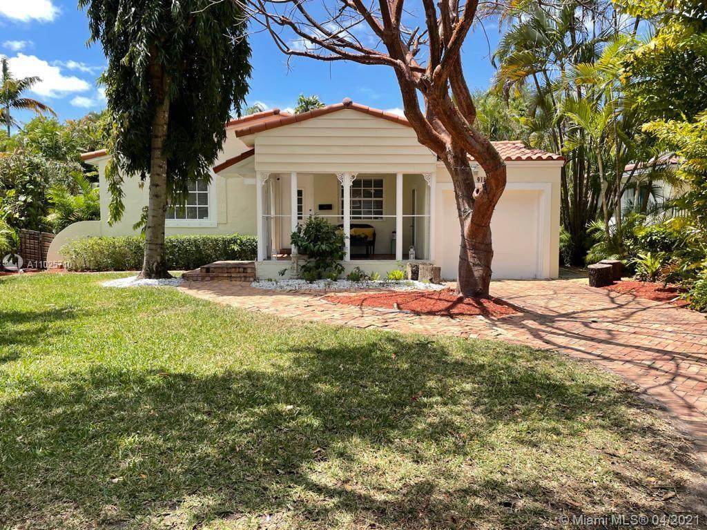 918 Monterey St - Photo 1