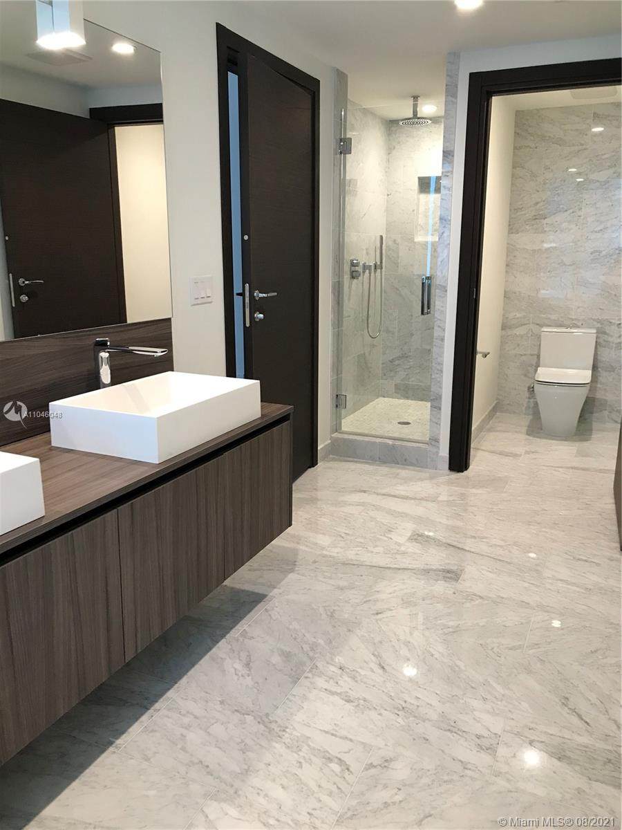 1000 Brickell Plz - Photo 1