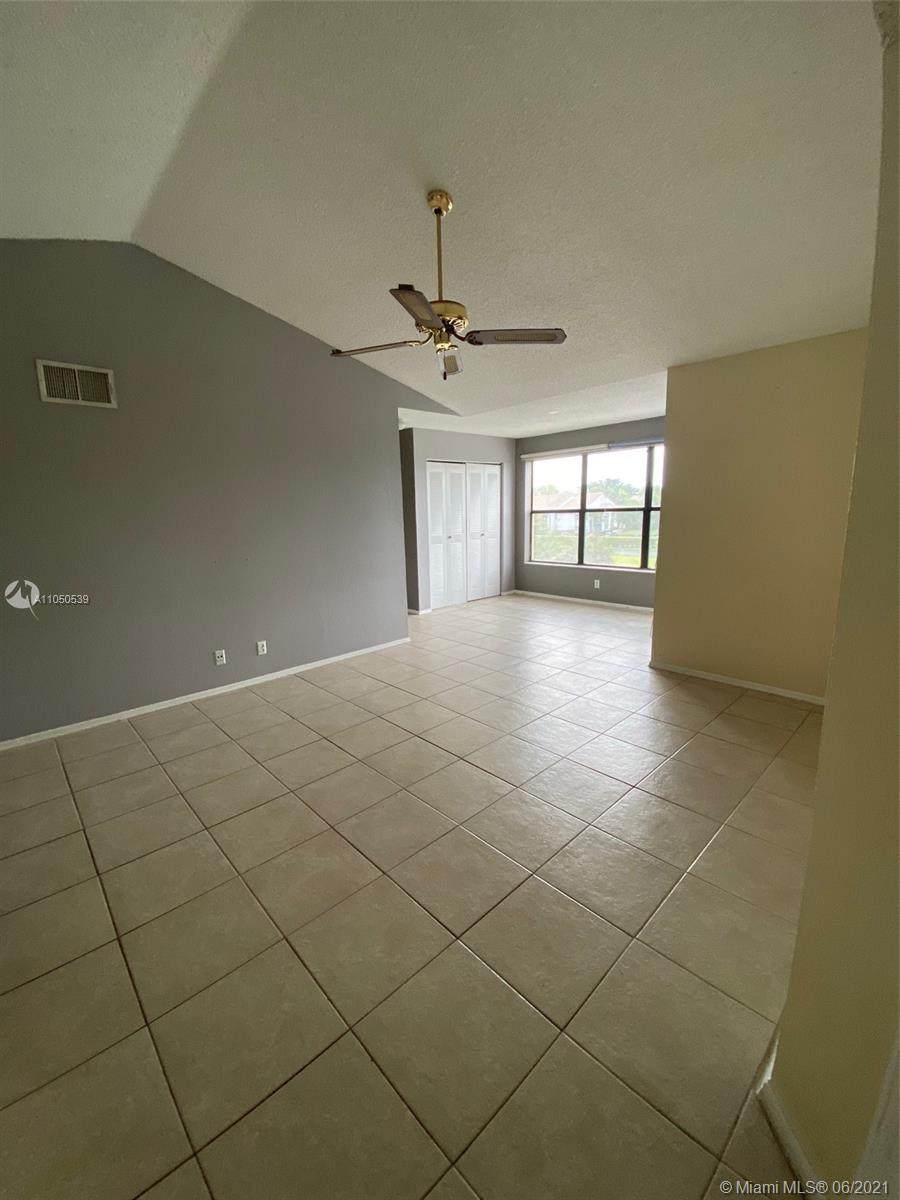 2866 University Dr - Photo 1