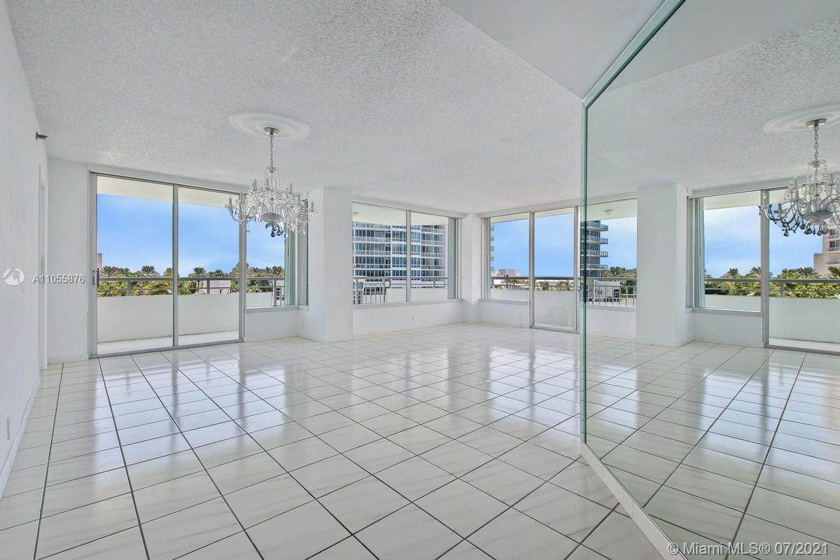400 Pointe Dr - Photo 1