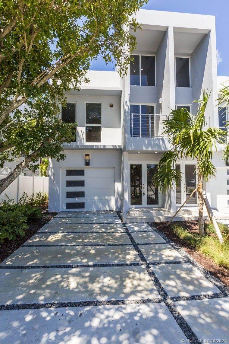 617 14th Ave - Photo 1