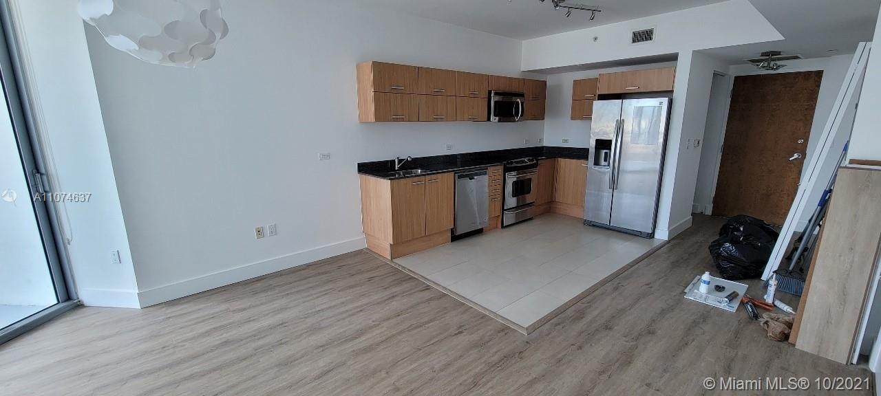 350 Miami Ave - Photo 1