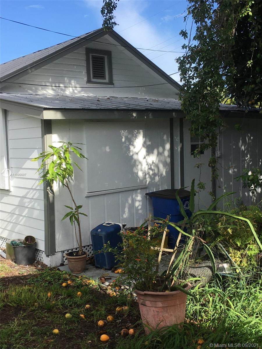 4167 Seaward St - Photo 1