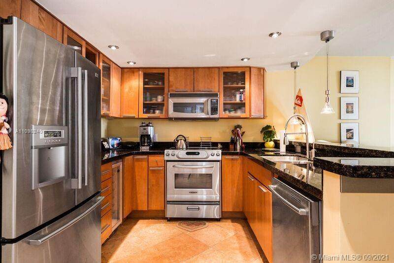 345 Ocean Dr - Photo 1