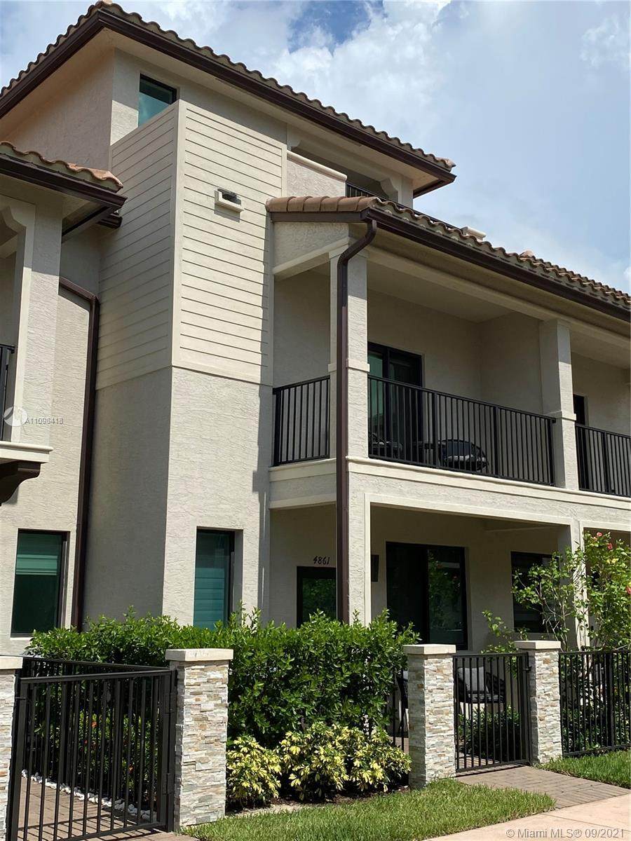 4861 83rd Path - Photo 1