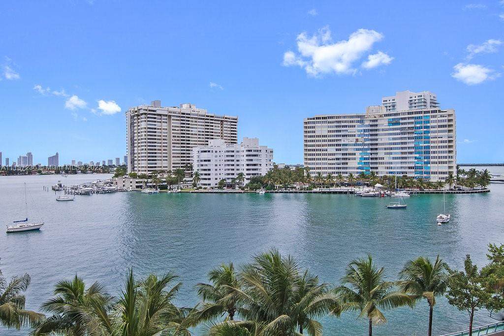 1500 Bay Rd - Photo 1