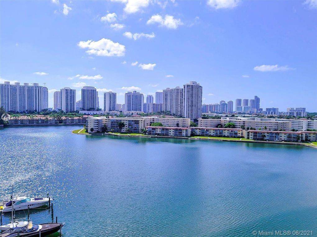 18041 Biscayne Blvd - Photo 1